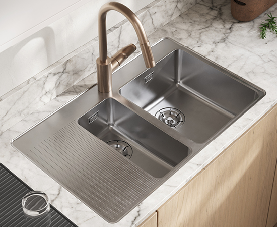 Stala-ONE-climate-neutral-stainless-steel-sinks_03_550x450px.jpg